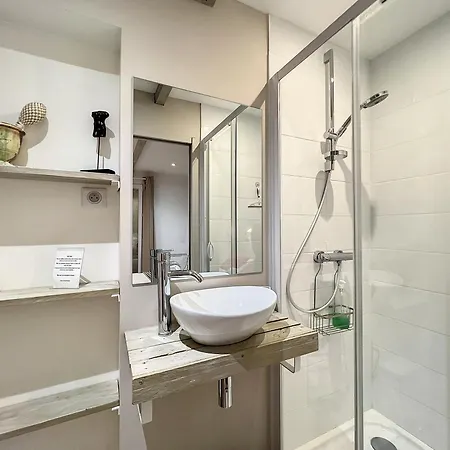Apartment La Maison Blanche Intra-muros Free Parking Aigues-Mortes