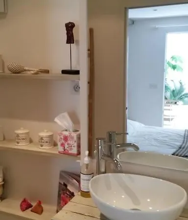 Apartment La Maison Blanche Intra-muros Free Parking Aigues-Mortes