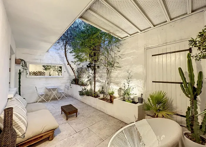 La Maison Blanche Intra-muros Free Parking Διαμέρισμα Aigues-Mortes